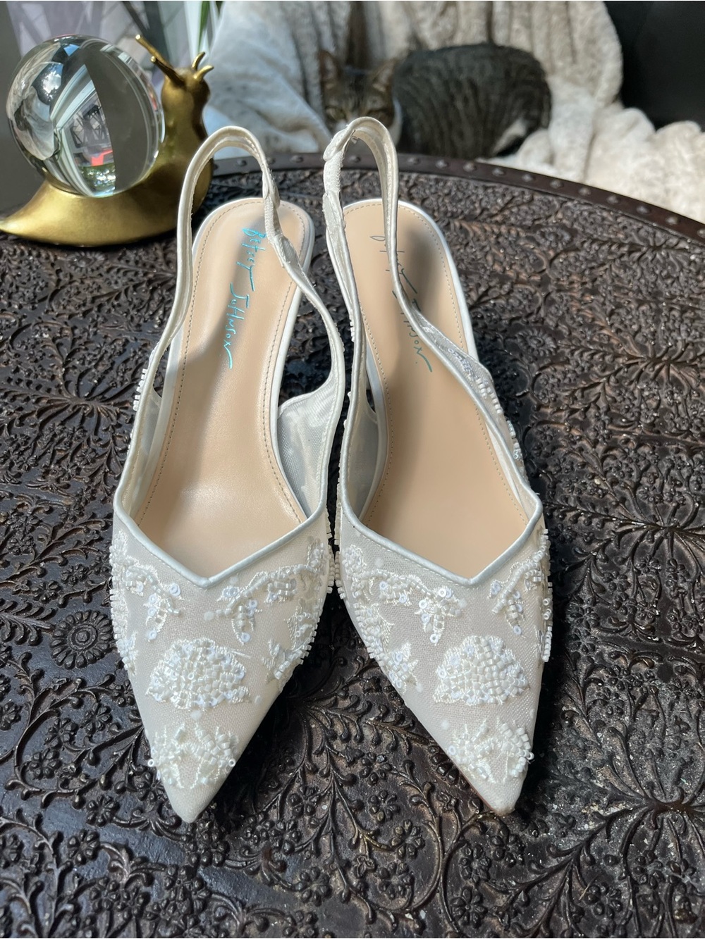 BETSEY JOHNSON SLINGBACK COSMO IVORY BEADED EMBROIDERED PUMPS 8 - Picture 7 of 9